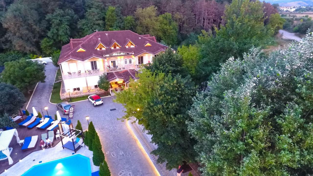 Krikonis Hotel Ioánnina Exteriör bild