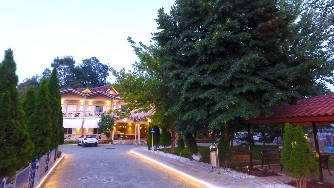 Krikonis Hotel Ioánnina Exteriör bild